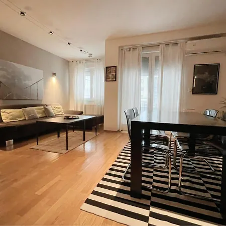 Apartment Luxury 1 *